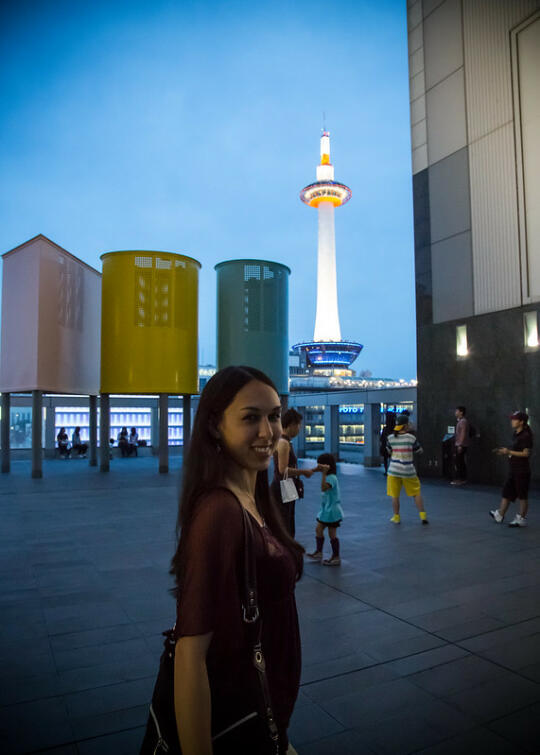 Allison in front of Kyoto Tower