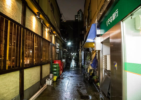 An alley near the monja place