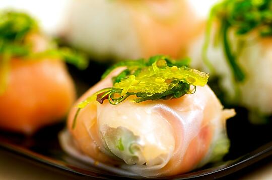 Seaweed Salmon Roll