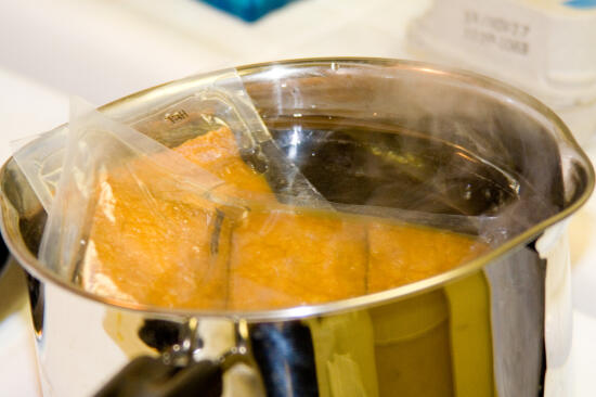 Boiling the aburaáge packets