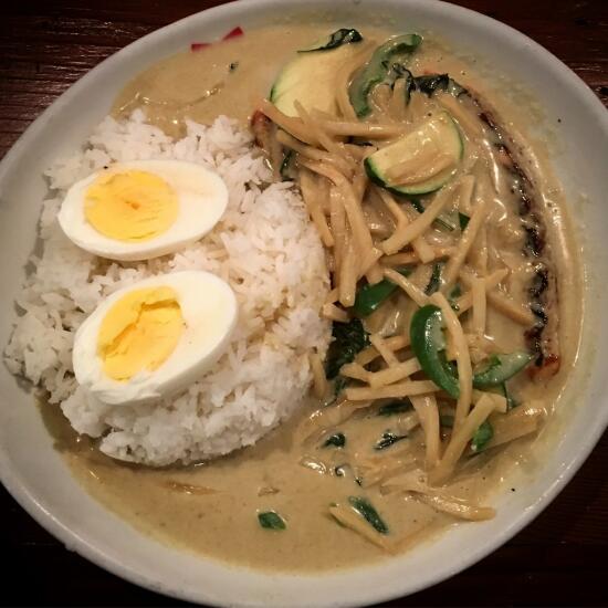 Green curry with salmon