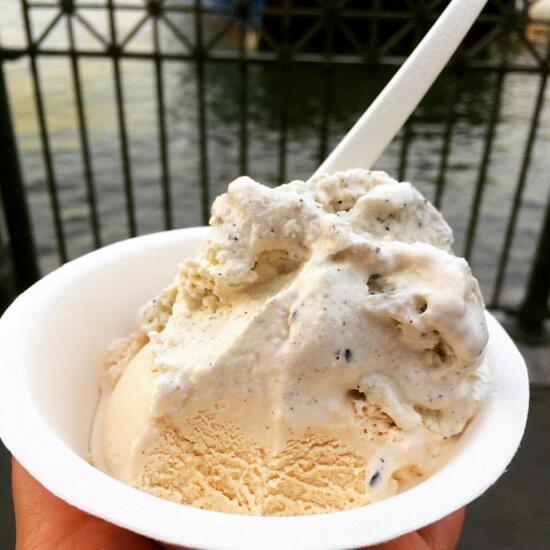 Black sesame and oolong tea ice creams