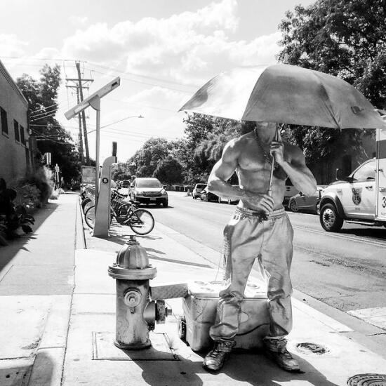 Silver street performer