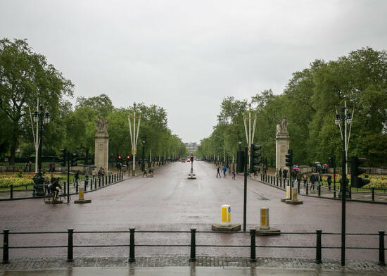 Fountain in front of Buckingham Palace